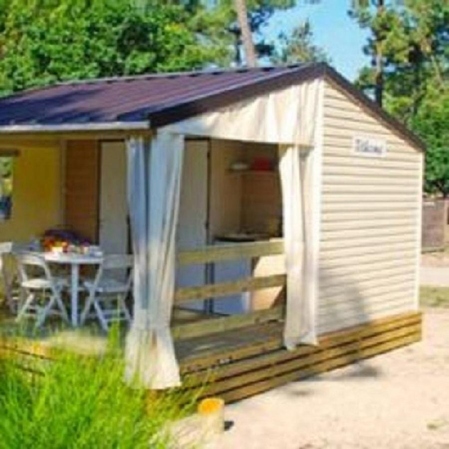 Hotel Camping de la Chapelette à Saint-Martin-de-Crau Extérieur photo